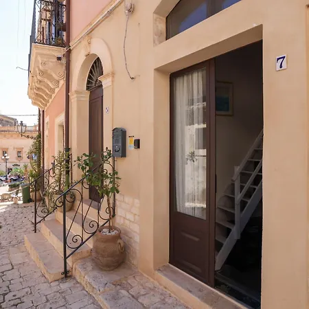 Casa Tomasuzzo - * Шикли
